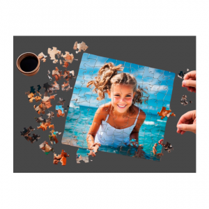 Puzzle niña mesa